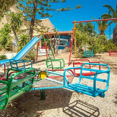 Erietta Aparthotel 3*