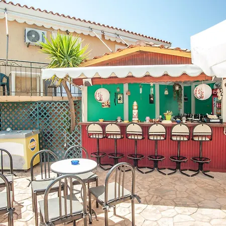 Apart Otel Erietta 3*