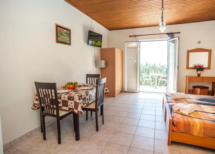 Erietta 3* Svoronata